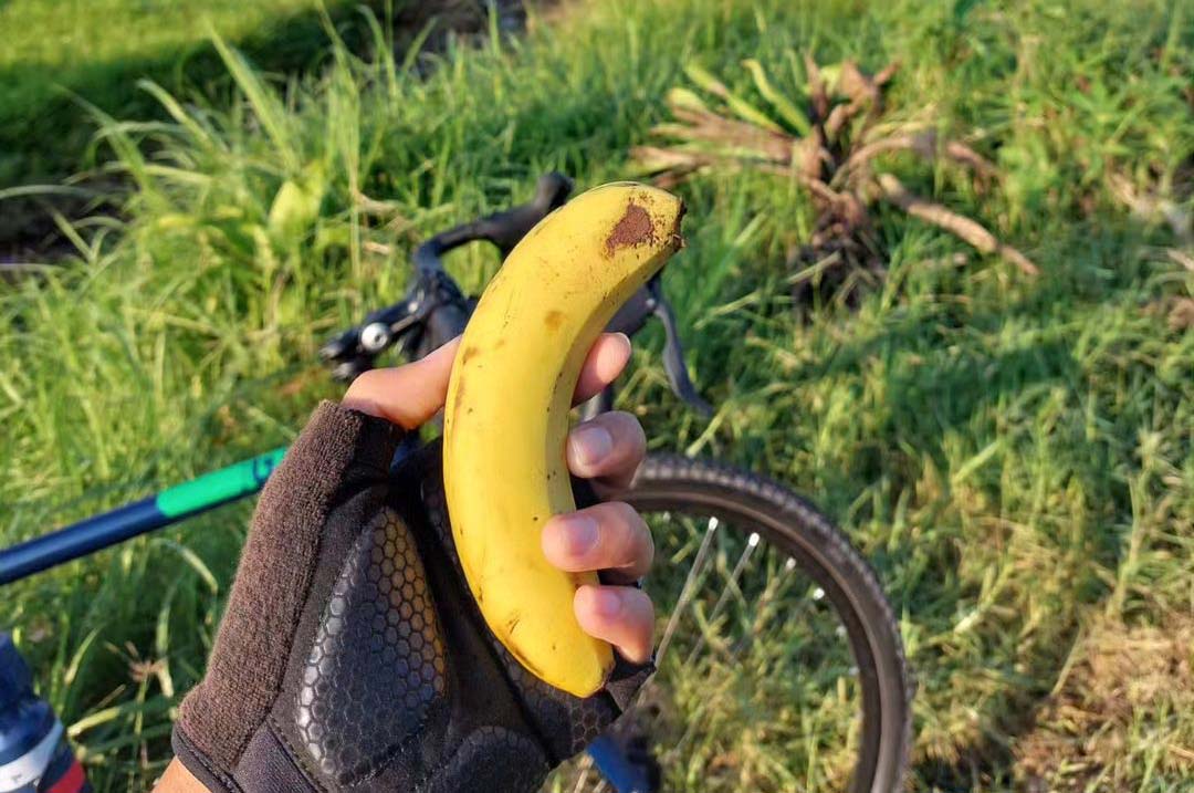 manfaat pisang olahraga sepeda
